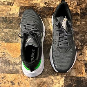 Adidas Questar men’s sneakers size 11.5